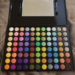 BH Cosmetics - 88 Color Cool Matte Eyeshadow Palette